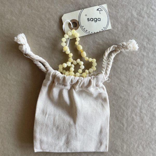 SAGA-NECKLACE-AMBER-barnsteen-MILKY
