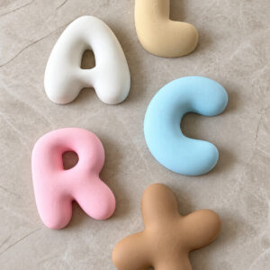 Bubble-letters-3d-decoratie-babykamer